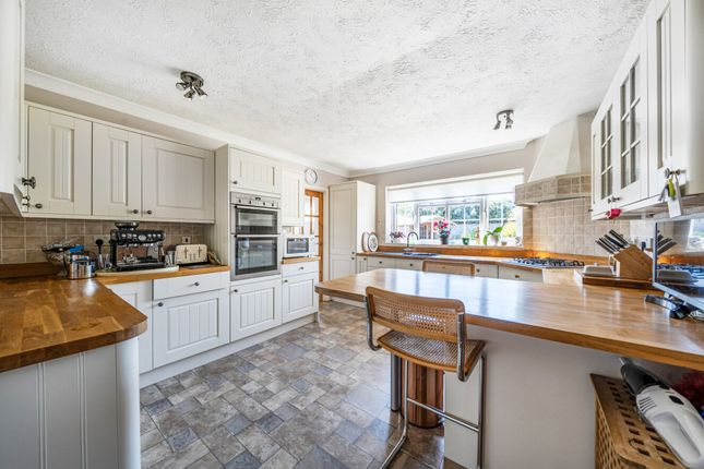 21 Tudor Close, Bognor Regis photo 3