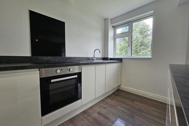 5, Woodhouse Road, Manchester photo 2