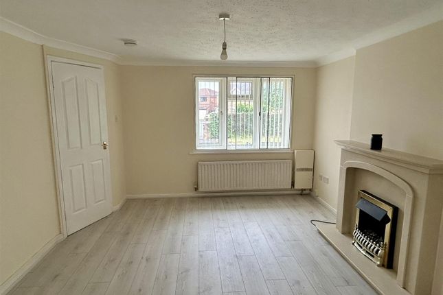 2, Broomy Close, Birmingham photo 2