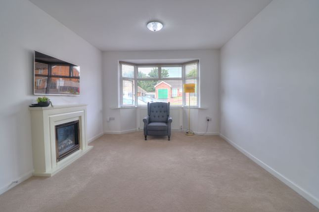 25, Beacon Avenue, Leicester photo 3