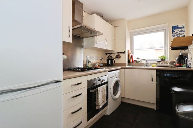 16, Whitsun Leaze, BRISTOL photo 4