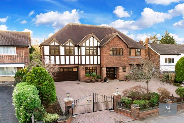 Thumbnail Detached house for sale in Hainault Road, Chigwell