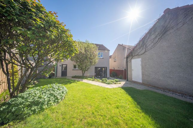 6 Lumsden Court, Broxburn photo 4