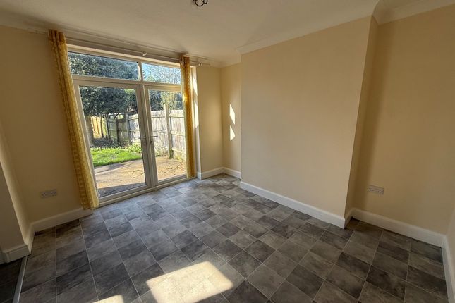 210, Palmerston Road, Peterborough photo 3