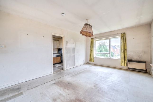15, Sandown Drive, Carshalton photo 3