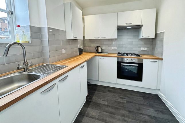 Flat 21 The cloisters,, Junction Road, Hampshire photo 2