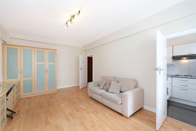 Flat 20, Broadwalk Court, 79, Palace Gardens Terrace, London photo 3