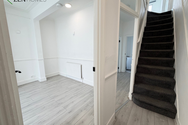 19 Raynham Avenue, London photo 4