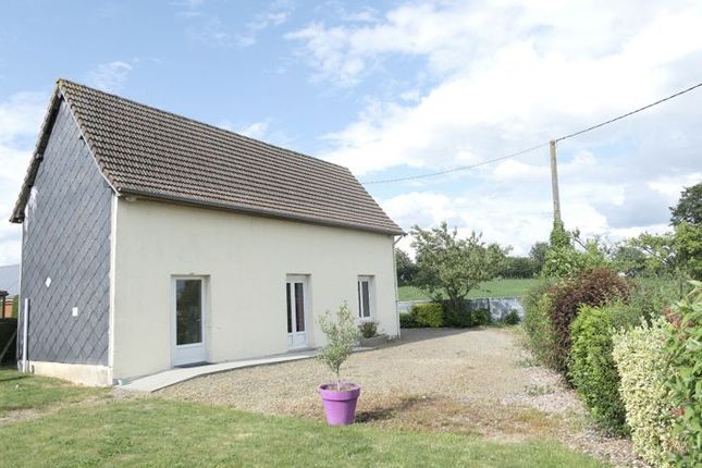 Detached house for sale in Le Neufbourg, Basse-Normandie, 50140, France