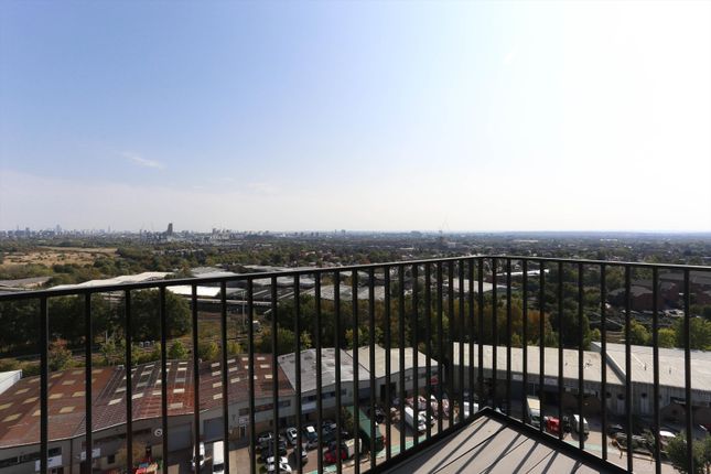 140, Wales Farm Road, London photo 2