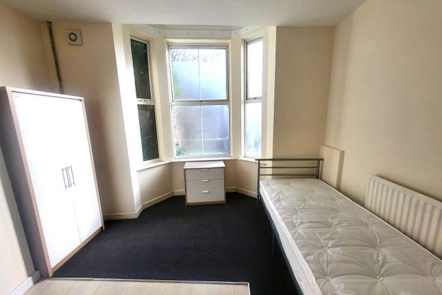 24 Merridale Road, Wolverhampton photo 3