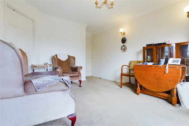 Flat for sale in Reading Road, Pangbourne, Reading, Berkshire