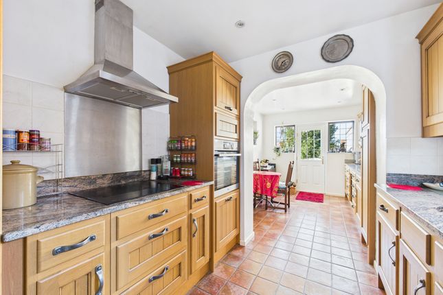 37 The Avenue, Chinnor photo 2