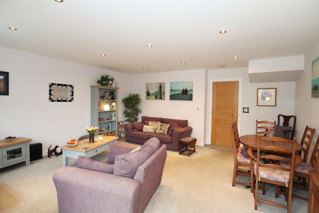 19, Medland Drive, Bracebridge Heath photo 3
