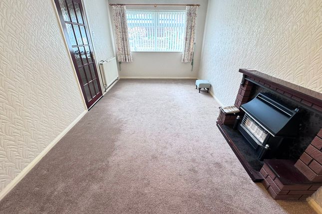 5 Newent Close, Willenhall photo 3