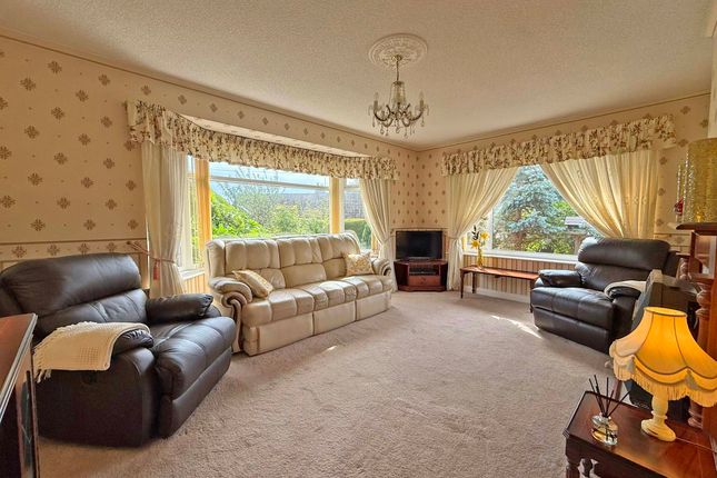 37, Burniston Gardens, Scarborough photo 2