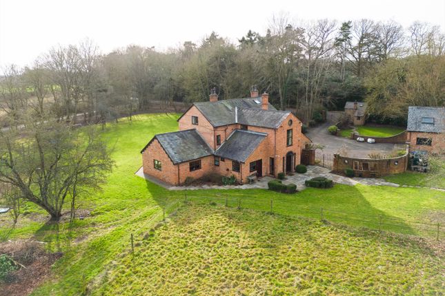 Thumbnail Detached house for sale in Beausale Lane, Beausale, Warwick, Warwickshire