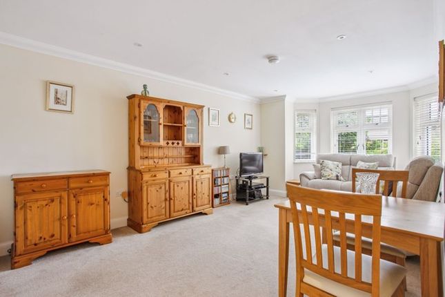 10 Renaissance, Wharf Lane, Bourne End photo 4
