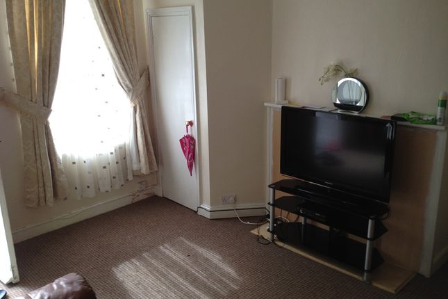 Harold Terrace, 24, Leeds photo 3