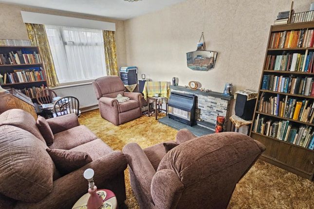 21, Swale Close, Northampton photo 3