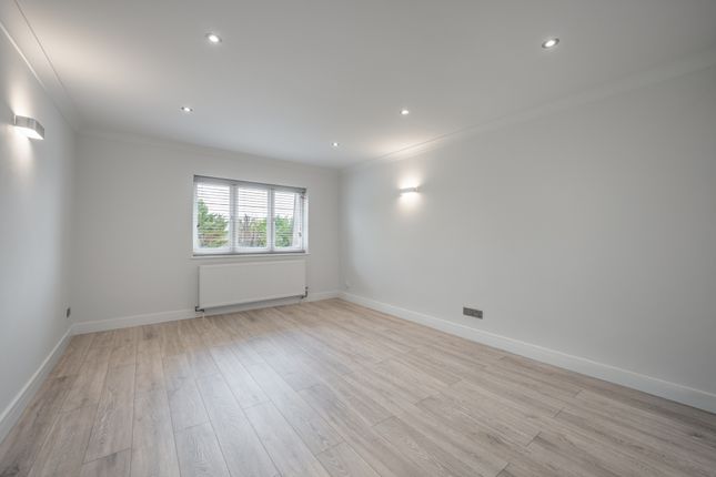 9 Wessex Court,1500, High Road, Whetstone photo 2