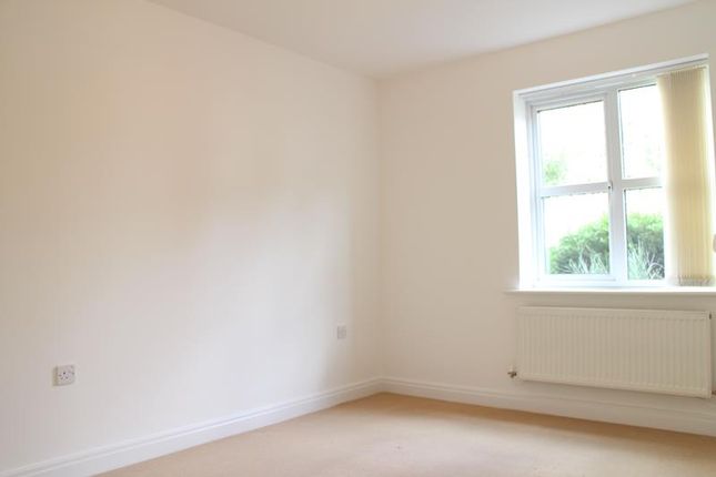 Flat to rent in Walnut Tree Court, Higham Ferrers