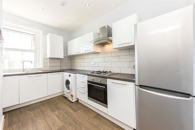 Flat 2, 49, Lewisham Way, London photo 3