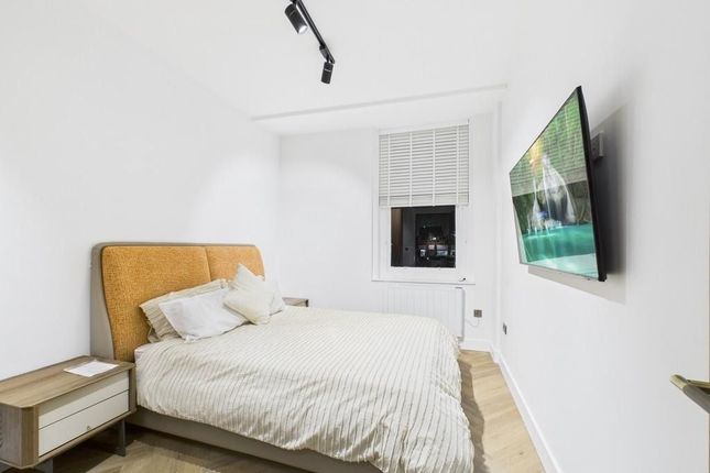 FLAT 2, ROYAL HOUSE, 40 MARKET PLACE SOUTH , LEICESTER, Leicester photo 4