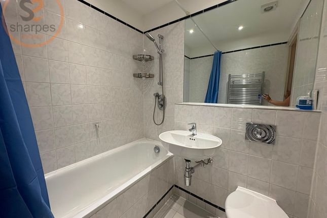 Flat 4 Central House, Worcester Park photo 5