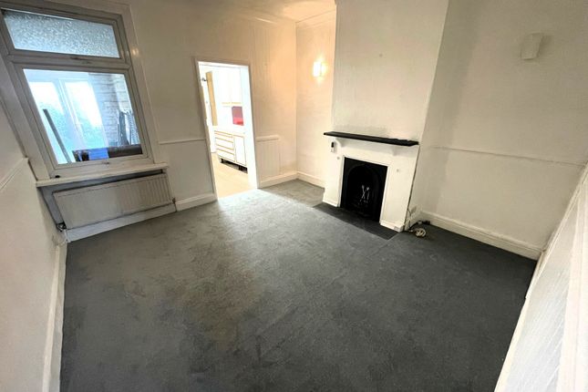 29, Willow Street, Romford photo 4