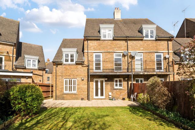 7, Goodhall Close, Stanmore photo 4
