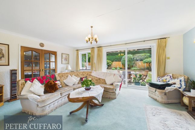 6 Hollydell Morgans Road, Hertford photo 2