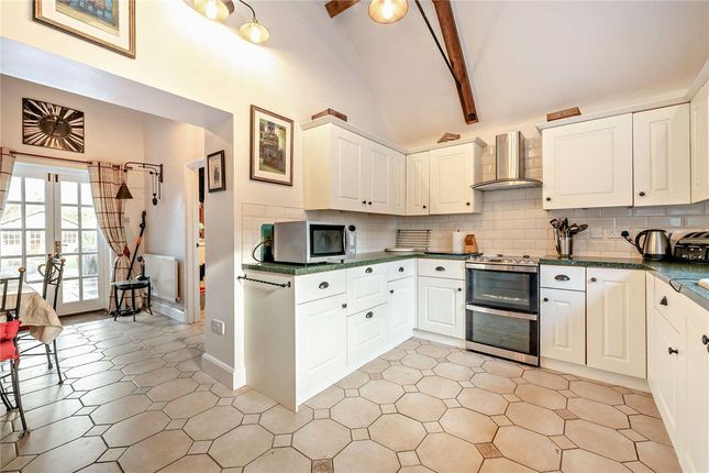 Milegate Barn, 5 Lower Farm Court,, Hambridge Lane, Berkshire photo 3