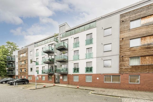 Thumbnail Flat to rent in Evan Cook Close, London