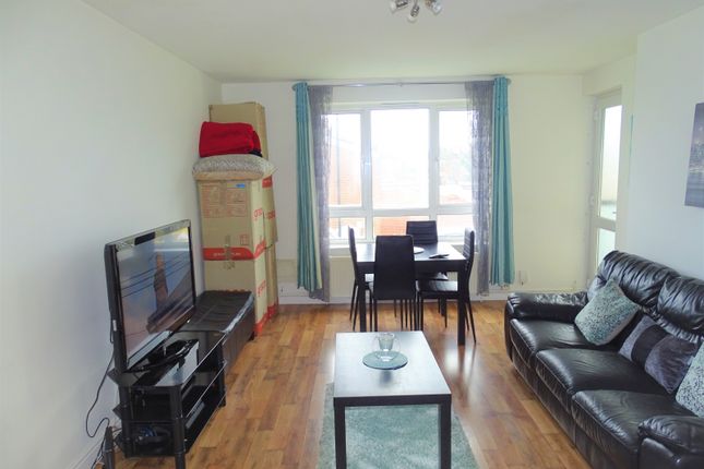Thumbnail Flat for sale in Maryside, Langley, Slough