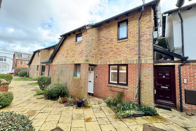7 Garden Mews, Warsash, Southampton photo 2