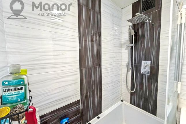 Flat 22, London photo 4