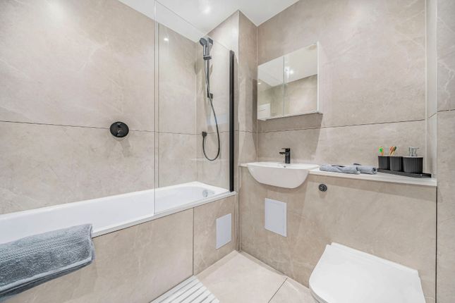 Flat for sale in Trinity Place, Bexleyheath, Kent