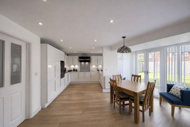 1, Pelton Close, Bexhill on Sea photo 2