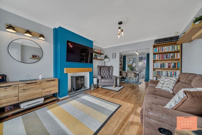 17 Heol Barri, Caerphilly photo 4