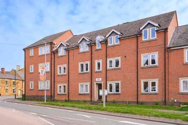 1-bed flat on Flat 2, Austin House, High Street, Kettering, £110,000