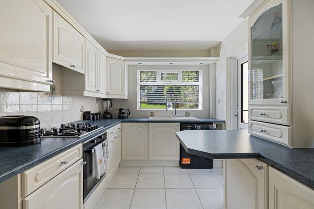 27, Addisons Close, Croydon photo 4