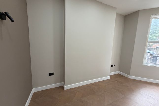 10 Penerley Road, London photo 5
