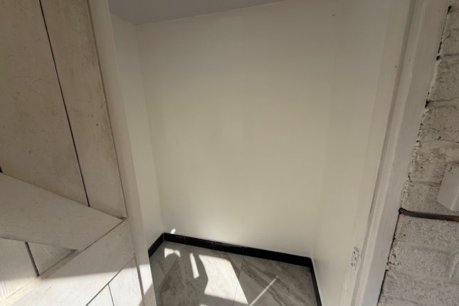 28, Leicester photo 5