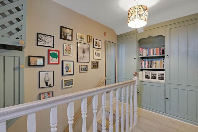 5 Parish Mews, 126, Parish Lane, London photo 3