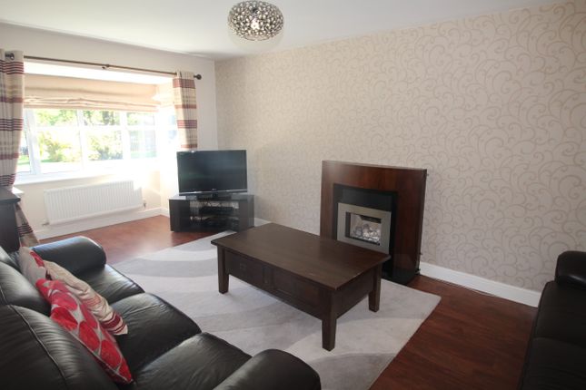 32, Royds Close, Bury photo 5
