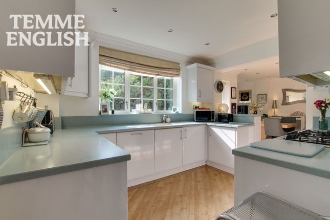 8 Highland Grove, Billericay photo 4