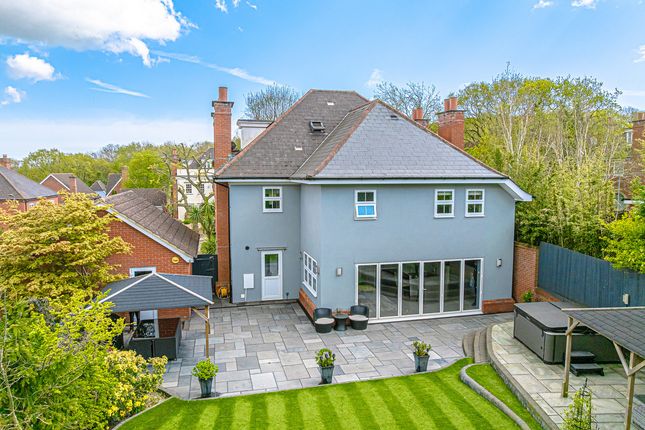 9, Wood Lane, Hockley photo 2