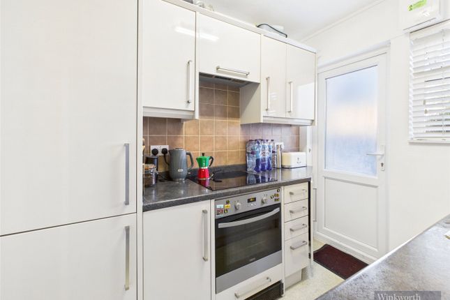 12A, Pandora Court, Surbiton photo 2