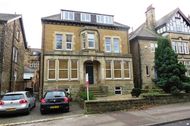 Thumbnail Flat to rent in West Cliffe Grove, Harrogate